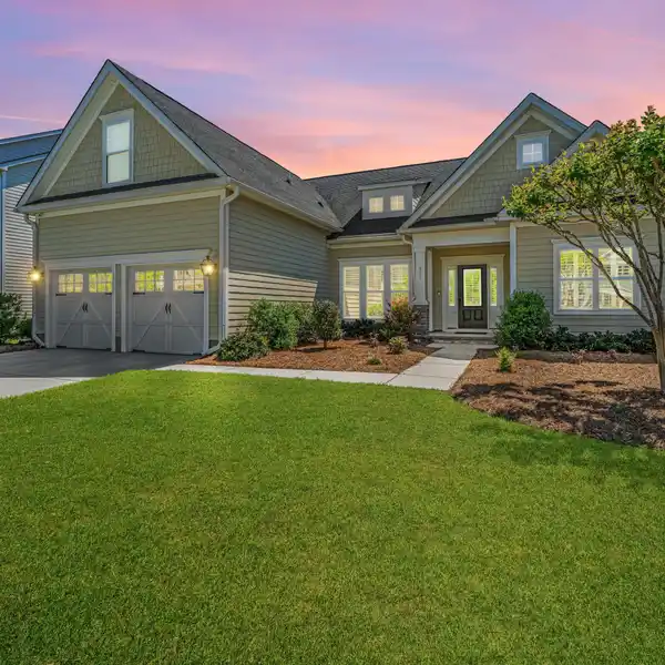 LOVELY HOME IN THE VILLAGE AT STILES POINT