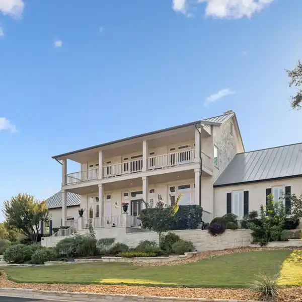 GORGEOUS HOME IN THE HEART OF THE DOMINION