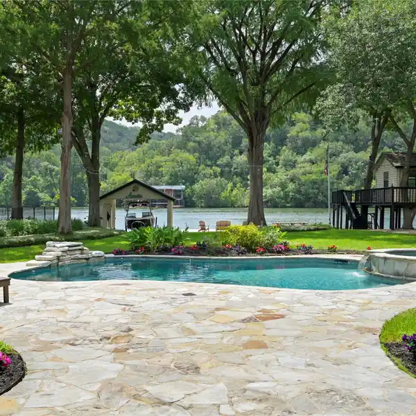 STUNNING GATED LIMESTONE RESIDENCE