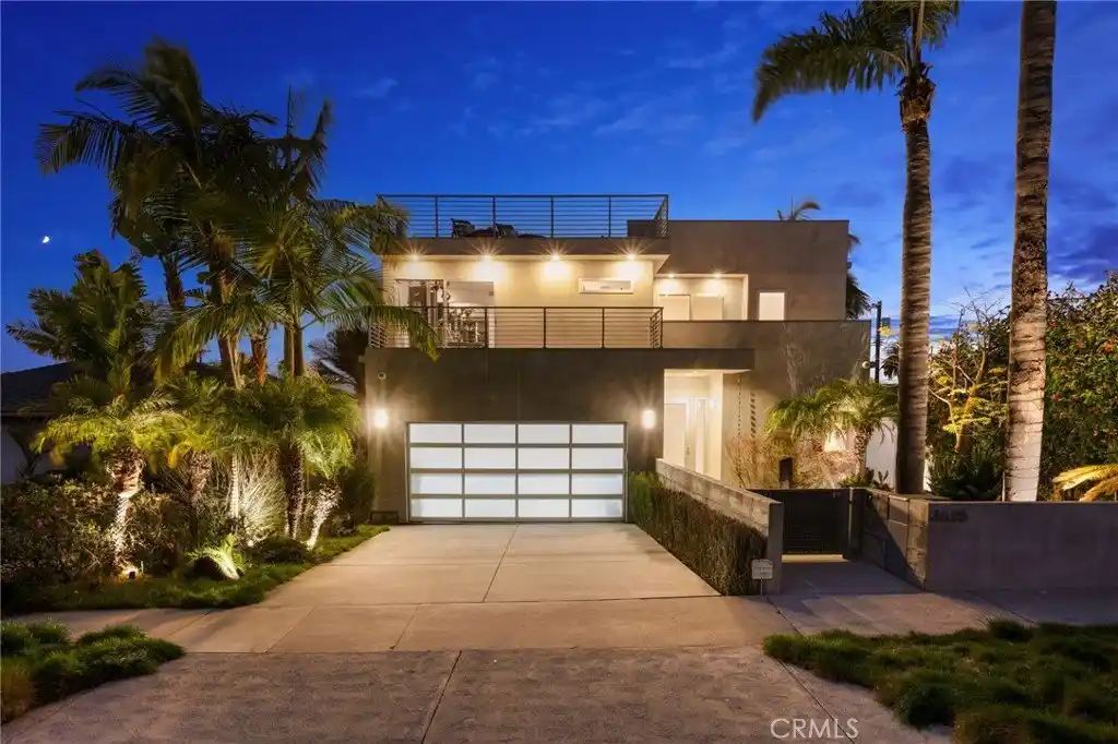 Beautiful Home with Roof Deck