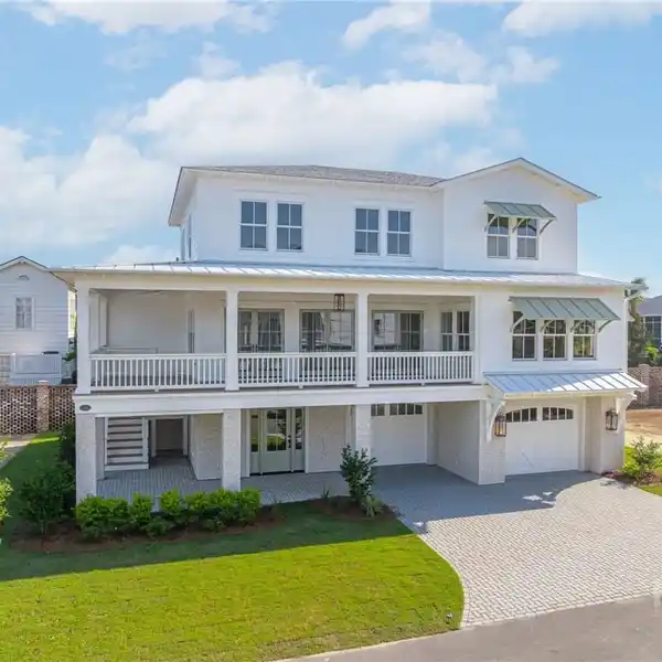 STUNNING COASTAL MASTERPIECE