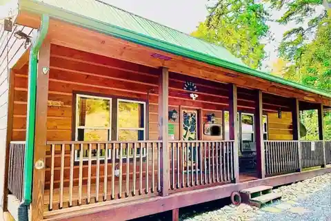 Charming Cabin with Breathtaking Mountain Views