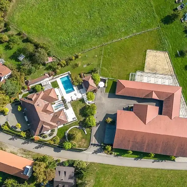 EXCLUSIVE VILLA WITH SUPERIOR EQUESTRIAN FACILITIES