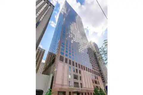 Magnificent Mile Luxury with Endless Lakefront Vistas