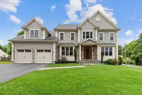 Immaculate Home on a Quiet Cul-de-sac