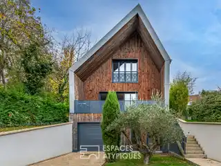 Superb Architect-Designed House with Undeniable Elegance