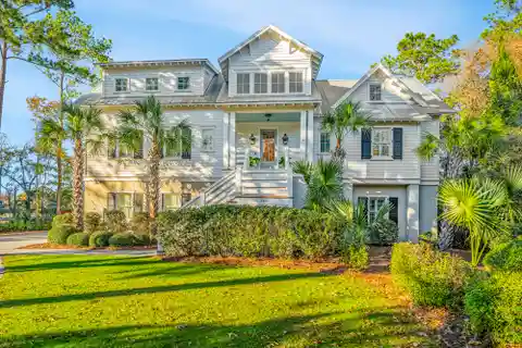 Waterfront Paradise on Toomer Creek