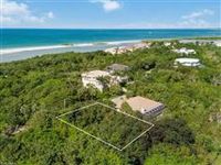 SOUGHT-AFTER PROPERTY IN HIDEAWAY BEACH