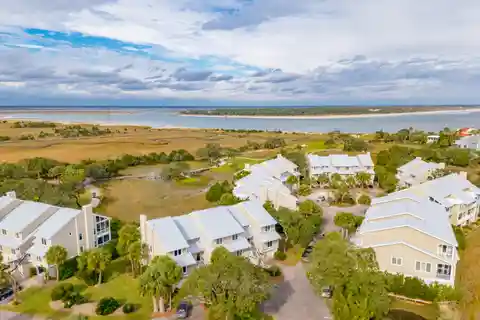 Stunning Home in the Highly Sought After Linkside Villa