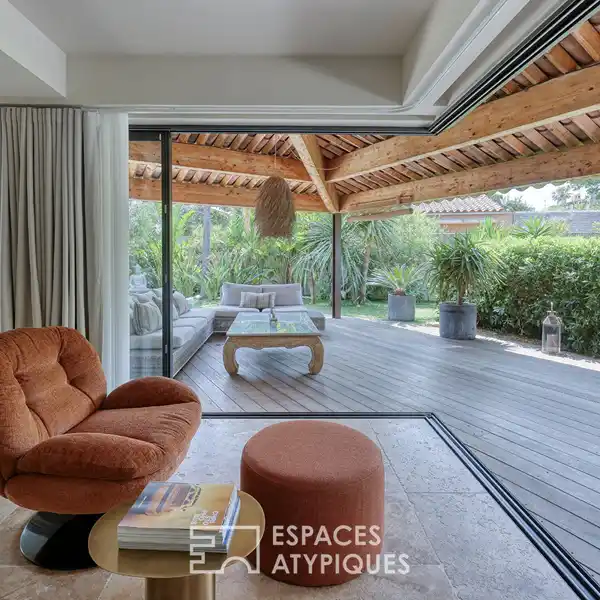RENOVATED HOME NEAR THE SEA