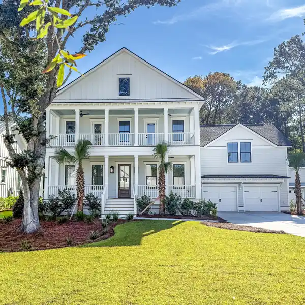 NEW CONSTRUCTION IN EXCLUSIVE DELINGER'S POINT