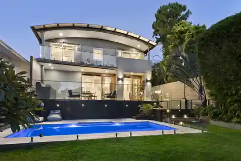 Remarkable Residence in Exclusive Position