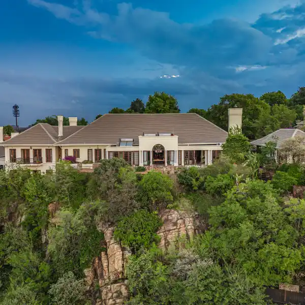 LANDMARK PRIVATE ESTATE