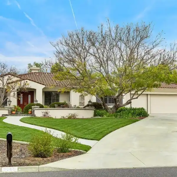 SINGLE-STORY IN SYCAMORE RANCH
