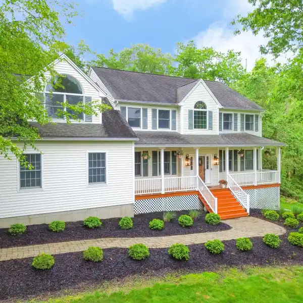 CLASSIC COLONIAL RETREAT ON 19 SERENE ACRES