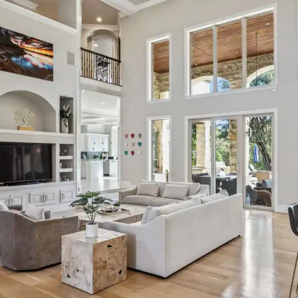 TRULY MOVE-IN READY WEST PLANO LUXURY HOME