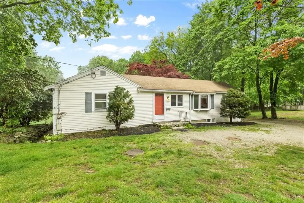 Charming Ranch in Prime Location