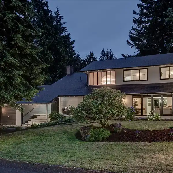 BEAUTIFULLY UPDATED MID-CENTURY MODERN HOME