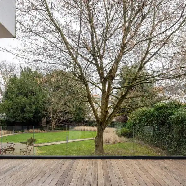 GROUND FLOOR FLAT IN A RECENT BUILDING