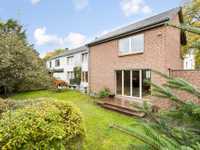 SPACIOUS SINGLE-FAMILY HOME WITH A SEPARATE APARTMENT AND STUDY
