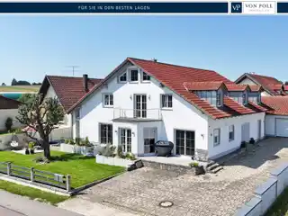 Spacious Pool Home in a Quiet Location