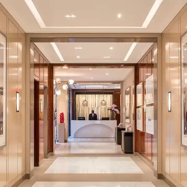 STUNNING UNIT AT WORLD CLASS CARLTON HOUSE