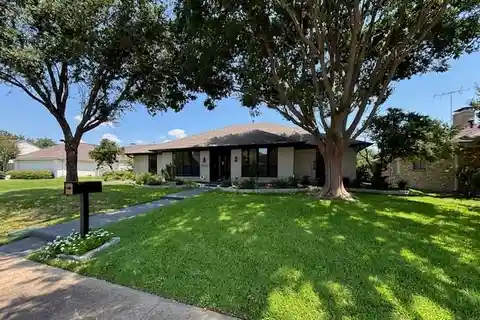 Modern Ranch Redesign with Vaulted Open Living Spaces