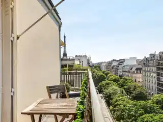 Gorgeous Apartment with Open Views