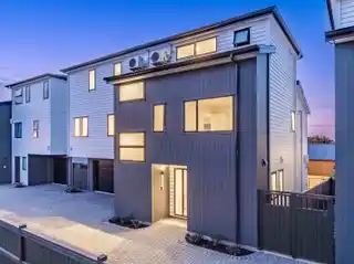 Stunning Brand-New Residence