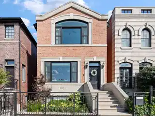 Elegance and Comfort in the Heart of Bucktown