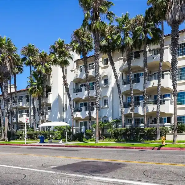 RARE CORNER OCEAN VIEW LUXURY