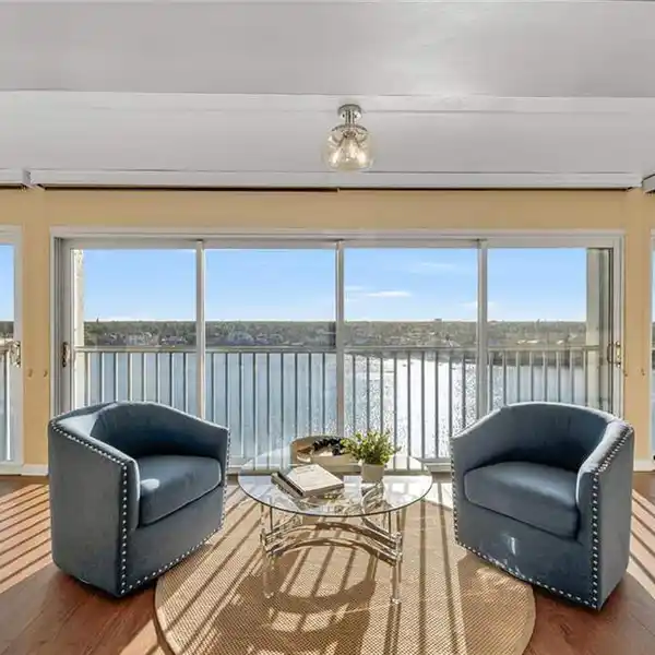 7TH-FLOOR RESIDENCE IN THE MIRAMAR