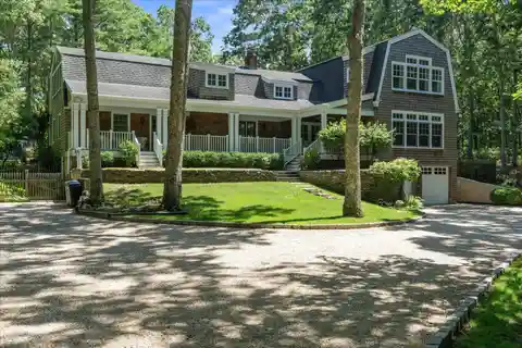 Centrally Located Rental in Water Mill