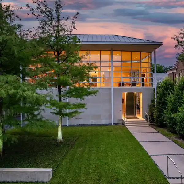 BREATHTAKING ARCHITECTURAL MASTERPIECE