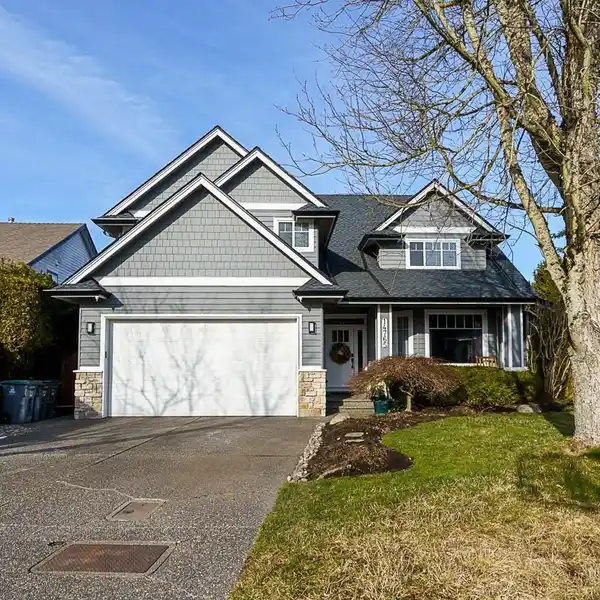 WARM AND INVITING HOME IN SOUGHT-AFTER HERITAGE TRAIL