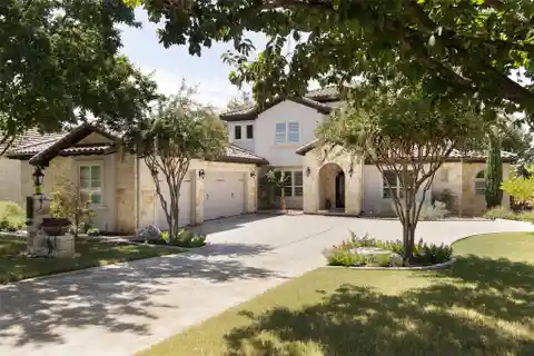 Stunning Modern Residence in Flint Rock Falls
