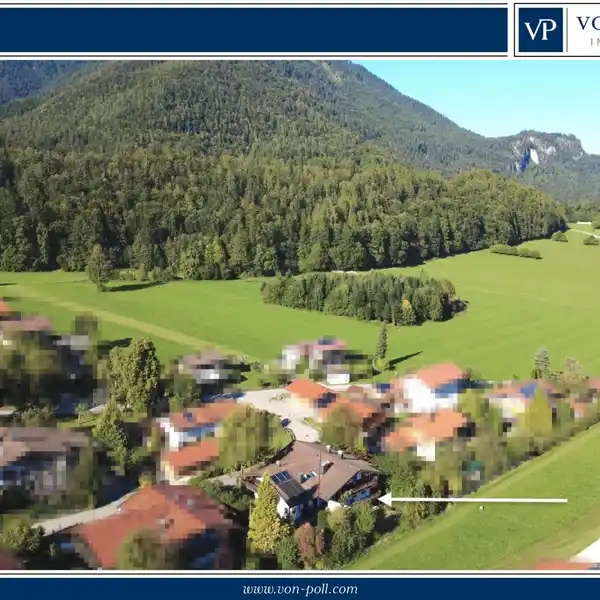 COUNTRY HOUSE IN A BEAUTIFUL SETTING