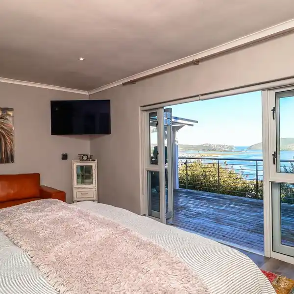 EXTRAORDINARY LOCATION WITH INCREDIBLE VIEWS