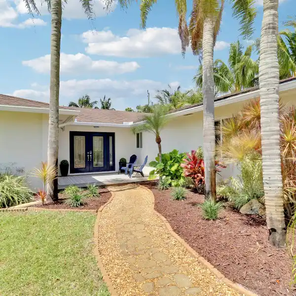 PRIME LOCATION INSIDE BERMUDA TERRACE