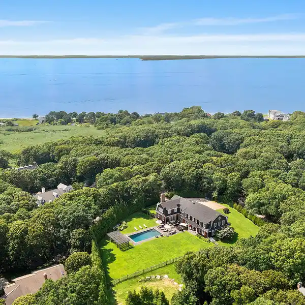 ELEGANT TURNKEY RENTAL