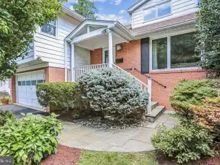 Luxury Living in Alta Vista with Private Backyard