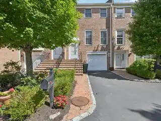 Luxury Living in Georgetown Commons Condominiums