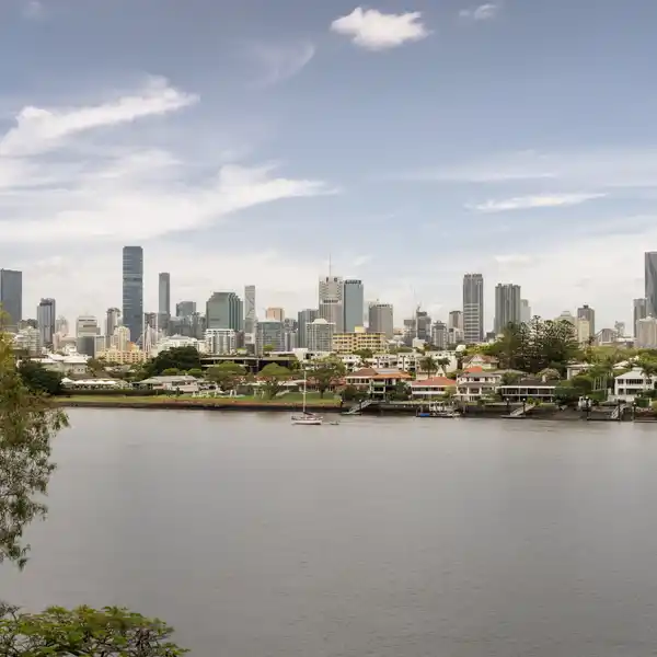 ABSOLUTE RIVERFRONT LUXURY