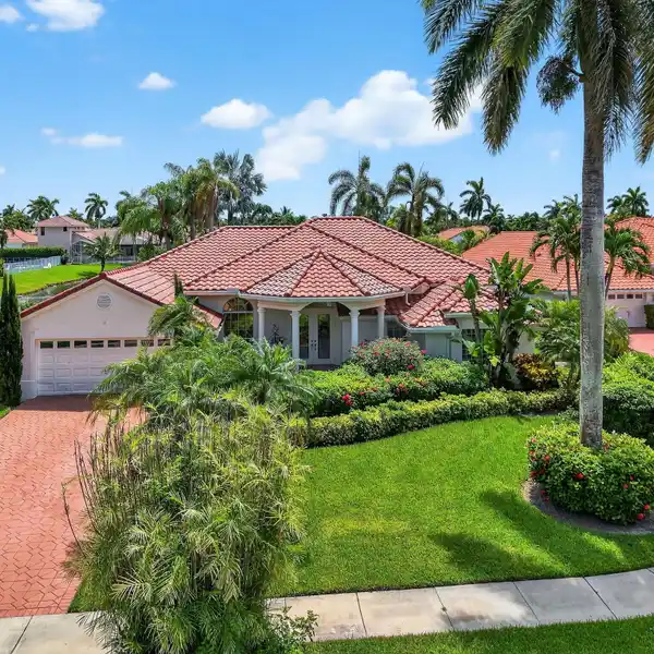 MODERN LAKEFRONT RETREAT IN A GATED COMMUNITY