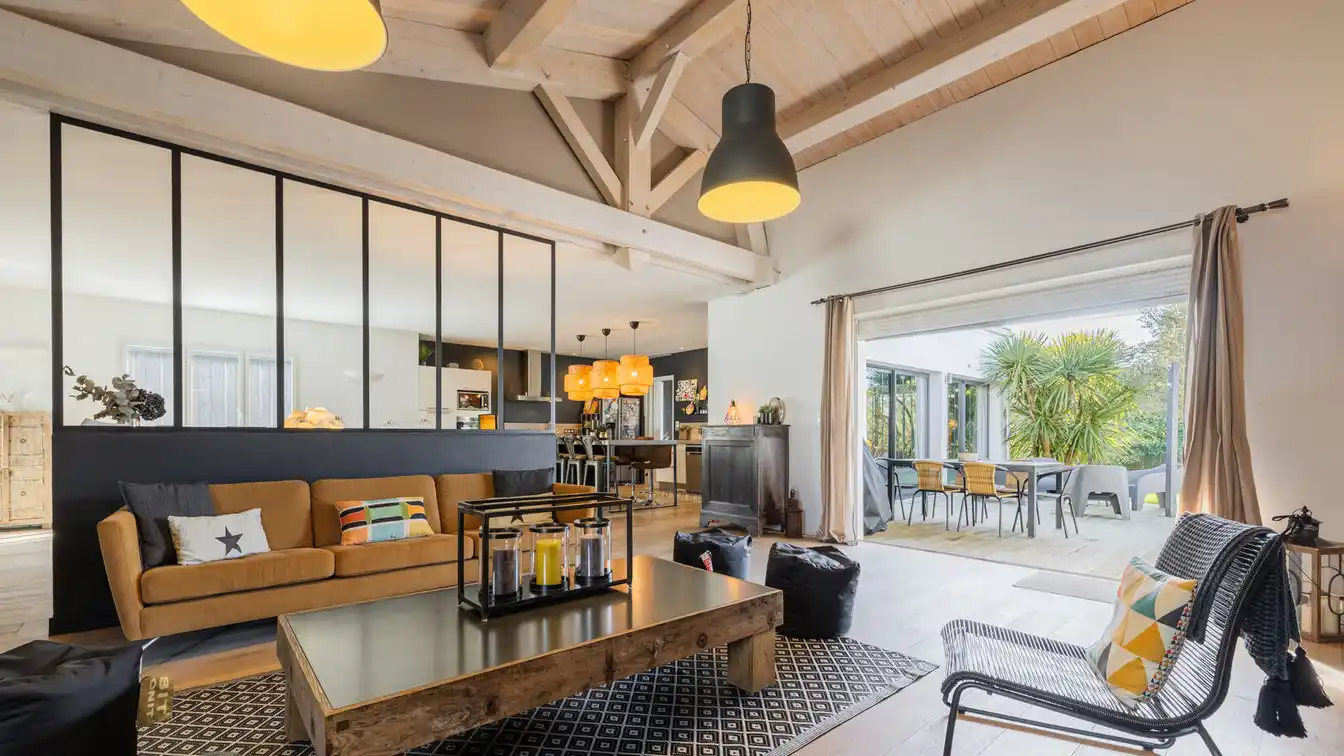 Contemporary Home on a Private Cul-de-sac