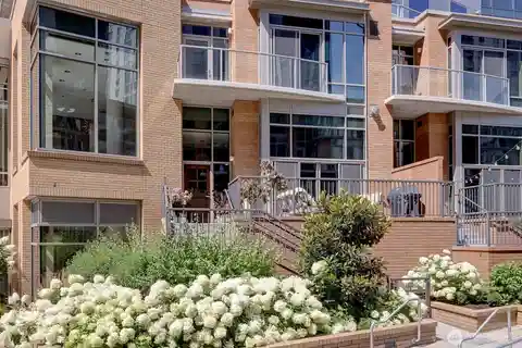 Remodeled Downtown Bellevue Townhome with Elevator