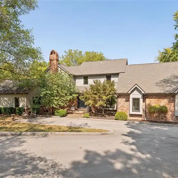 GORGEOUS UPDATED TRANSITIONAL HOME