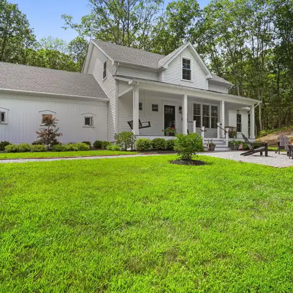 NEWER CLASSIC FARMHOUSE