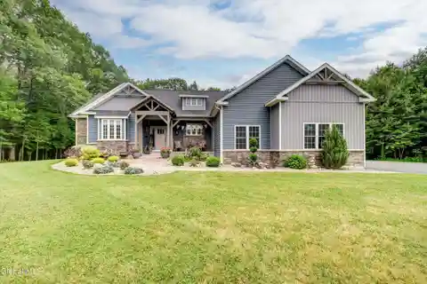 Charming Craftsman Ranch on Private 1.5 Acres