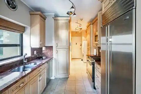 Spacious and Sunny One Bedroom Luxury Home